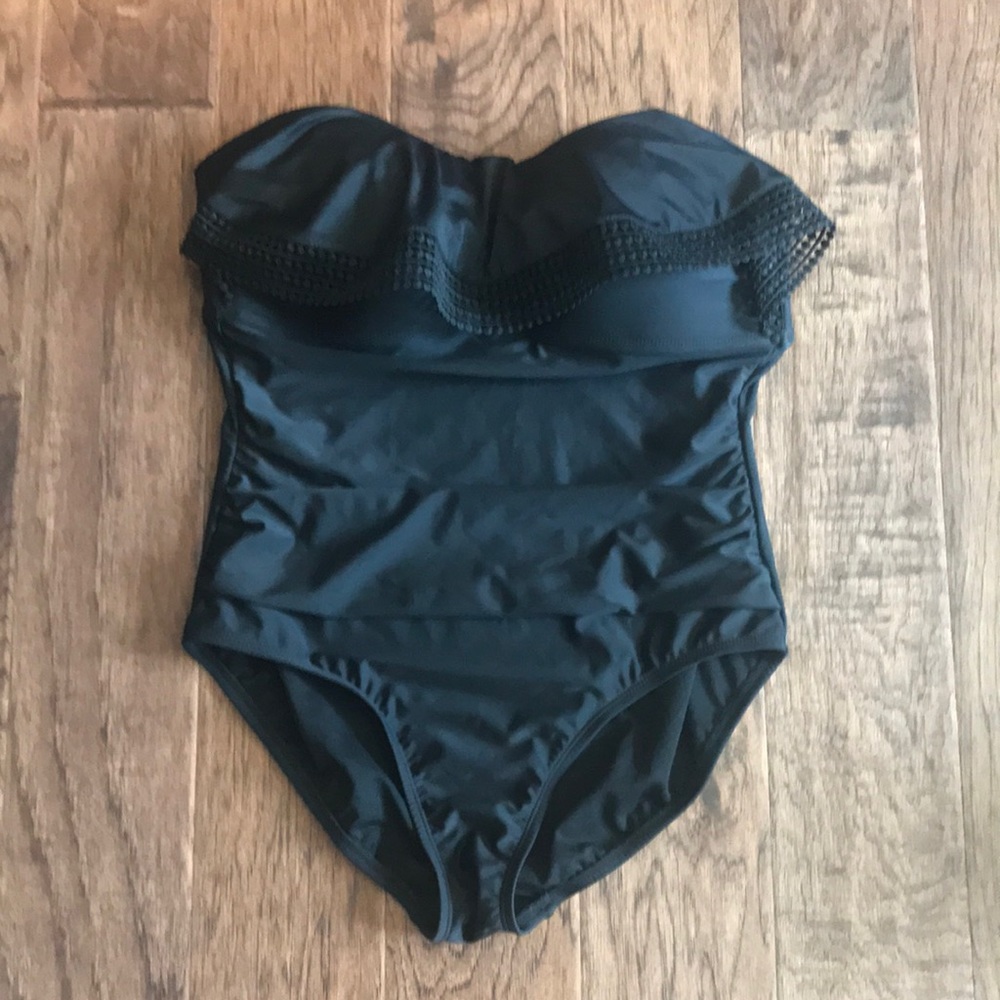 Strapless swim